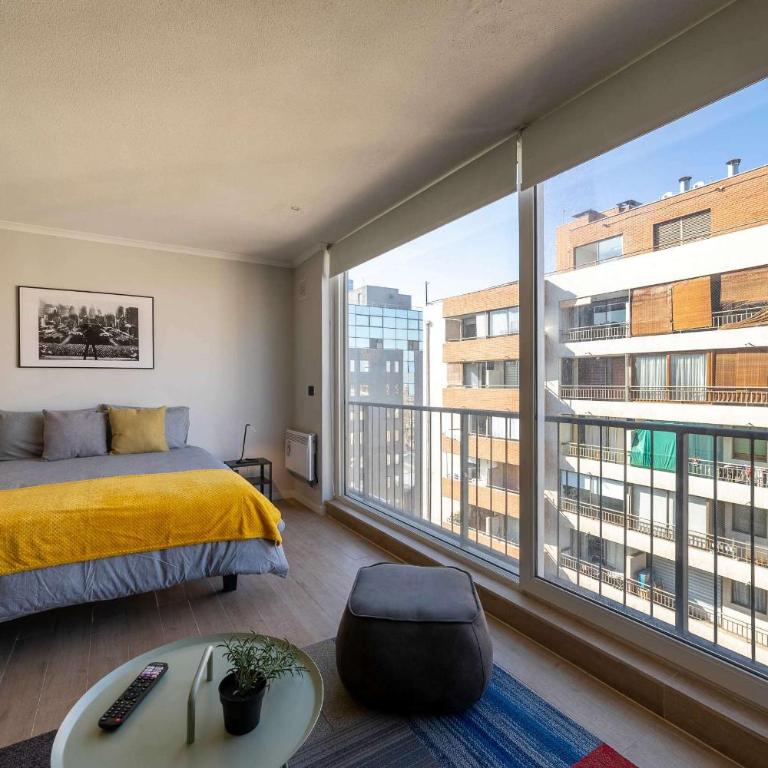 Modern Studio Pool Gym Balcony & City Views - Apartamento - 10