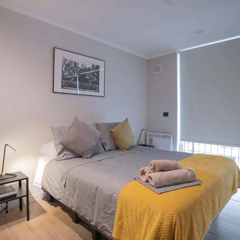 Modern Studio Pool Gym Balcony & City Views - Apartamento - 29