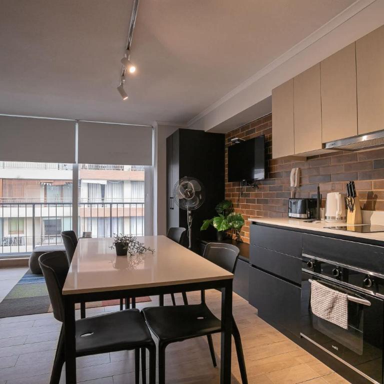 Modern Studio Pool Gym Balcony & City Views - Apartamento - 39