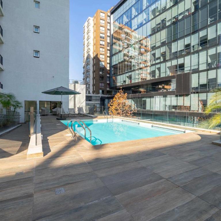 Modern Studio Pool Gym Balcony & City Views - Apartamento - 45