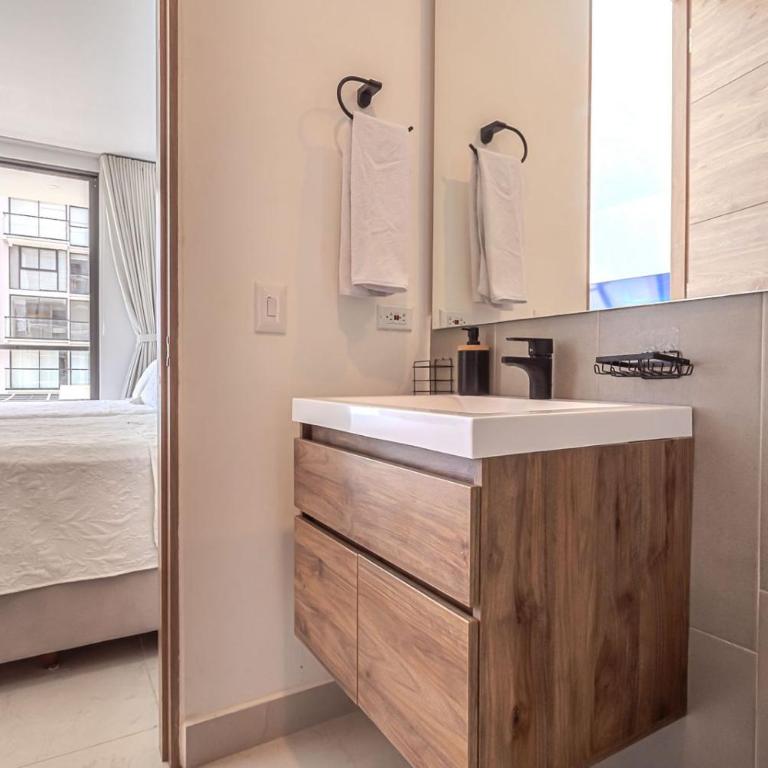 Apto Moderno con Balcon Vista al Mar y Piscina - Apartamento de 1 dormitorio - 21