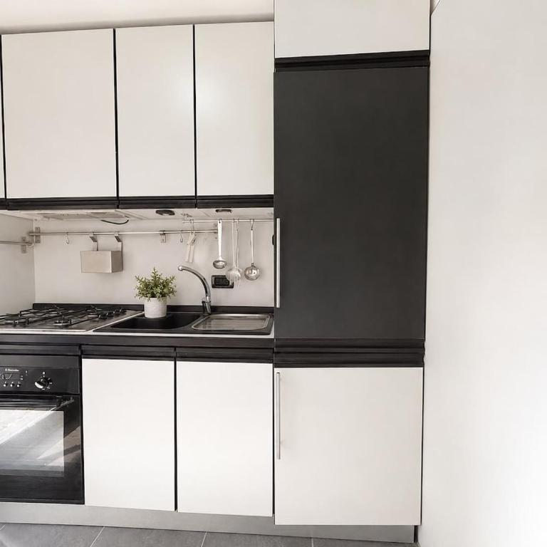 Loft in the Heart of Naples -Privacy -Wifi-Metro- - Two-Bedroom Apartment - 16