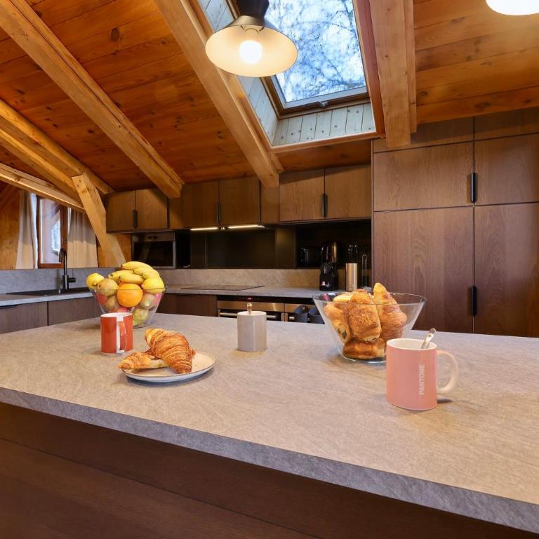 Chalet neuf 7 chambres – Jacuzzi Sauna – 12 à 14 pers. TITANIA - Chalet - 5