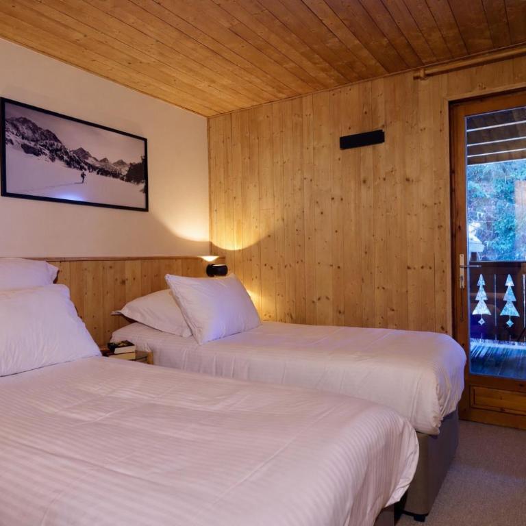 Chalet neuf 7 chambres – Jacuzzi Sauna – 12 à 14 pers. TITANIA - Chalet - 10