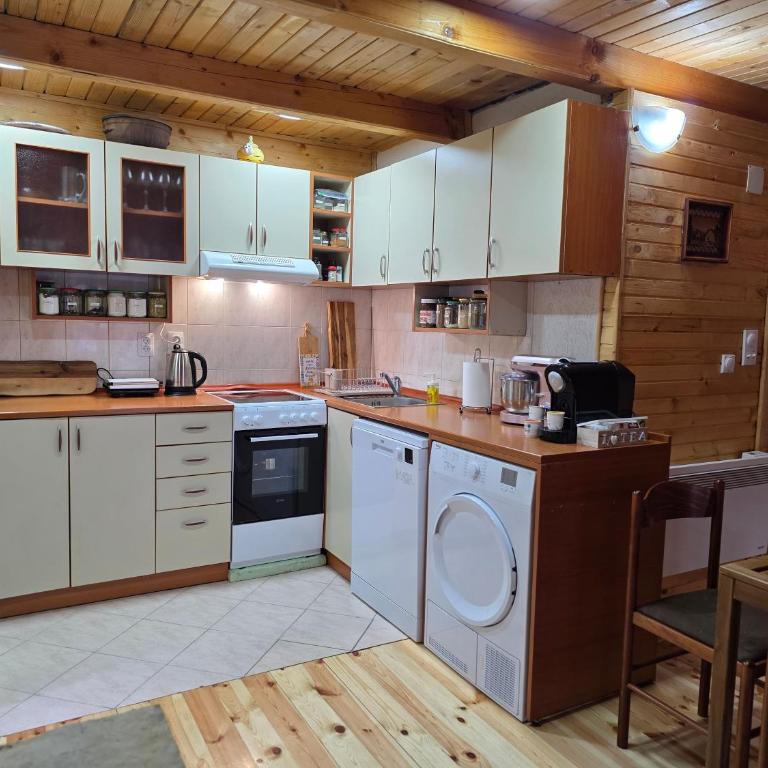 Borje Family Homes - Brvnara sa 3 Spavaće Sobe - 32