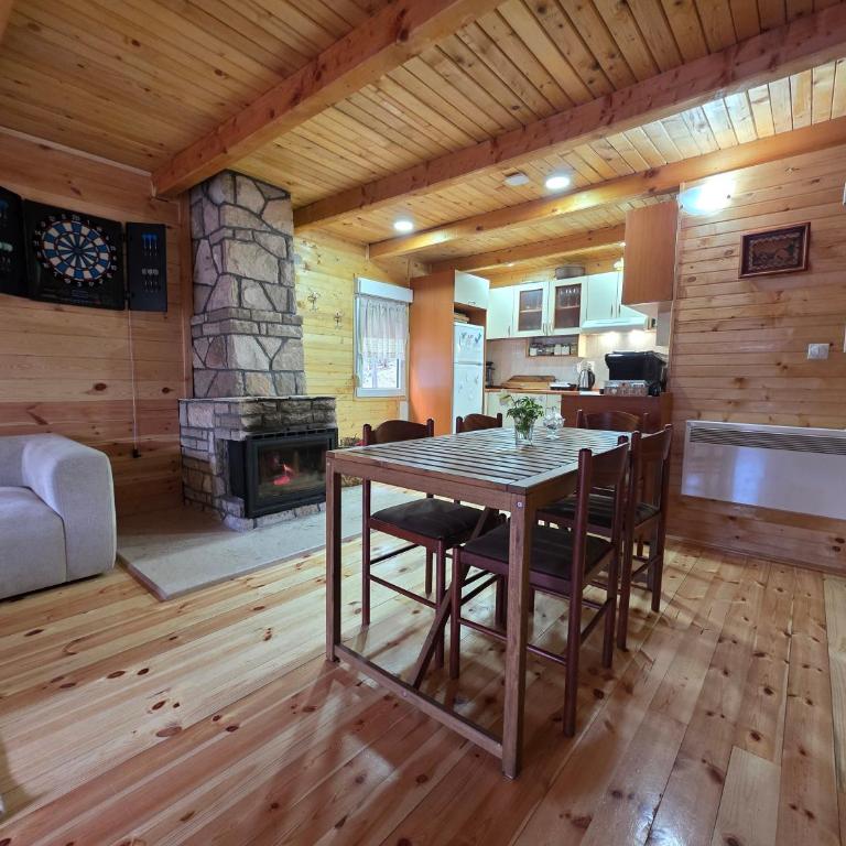 Borje Family Homes - Brvnara sa 3 Spavaće Sobe - 2