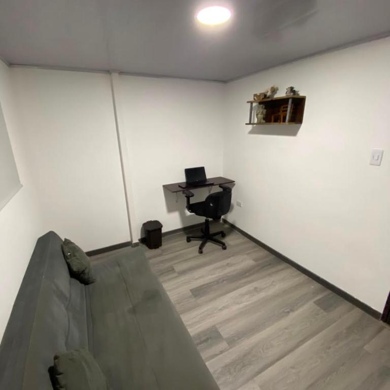 Amplio y Cómodo 3 Hab Amobladas Cerca a Corferias y Hospital Meredi - Apartamento de 3 dormitorios - 23