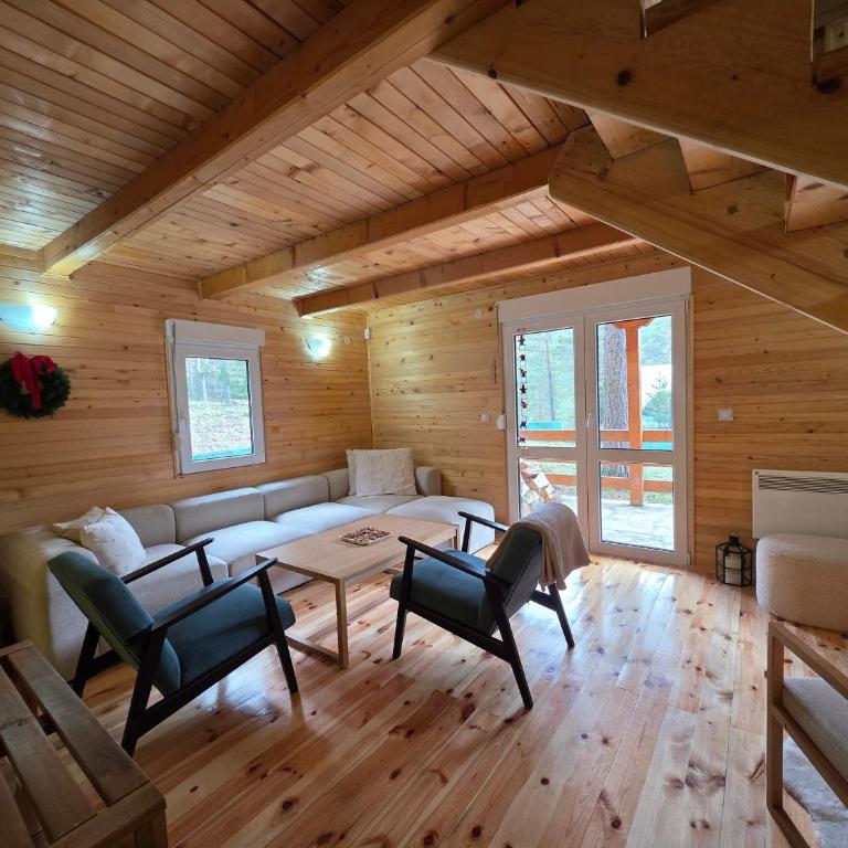 Borje Family Homes - Brvnara sa 3 Spavaće Sobe - 1