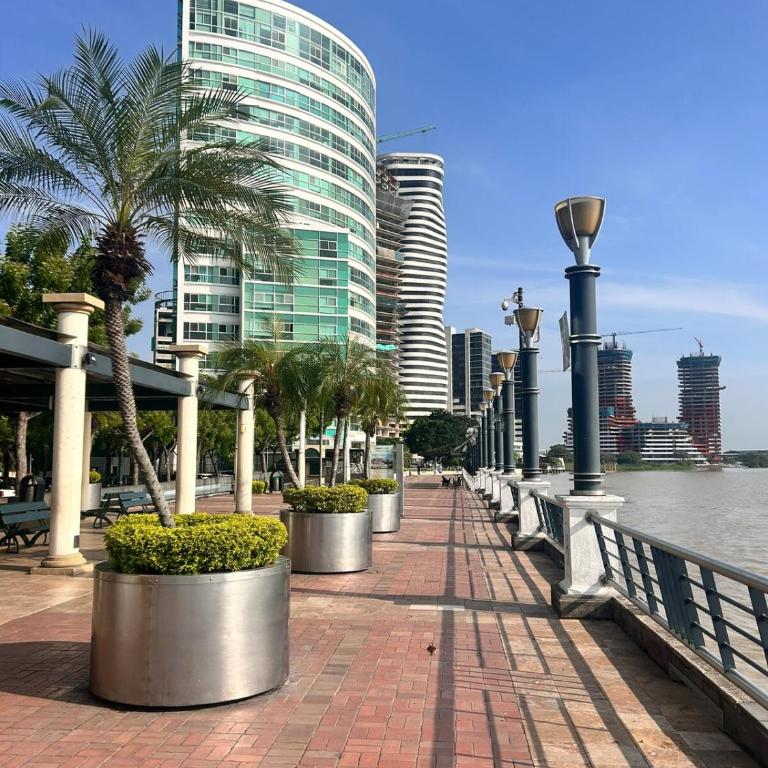 Supreme apartment in front of the river with parking - Three-Bedroom Apartment - 5