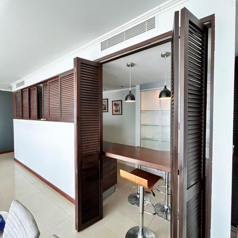 Supreme apartment in front of the river with parking - Three-Bedroom Apartment - 7