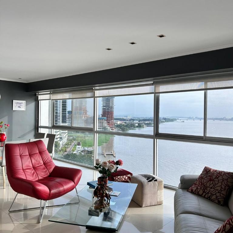 Supreme apartment in front of the river with parking - Three-Bedroom Apartment - 14