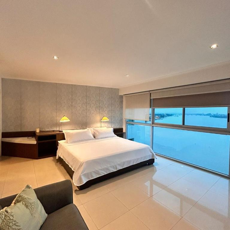 Supreme apartment in front of the river with parking - Three-Bedroom Apartment - 18