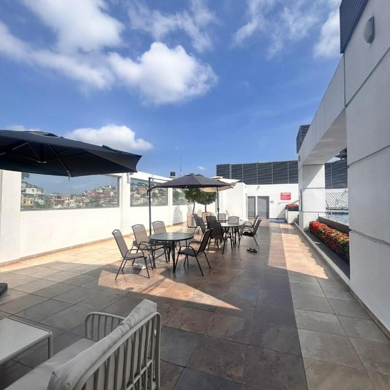 Supreme apartment in front of the river with parking - Three-Bedroom Apartment - 25