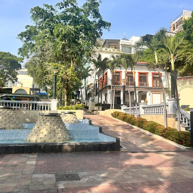 Supreme apartment in front of the river with parking - Three-Bedroom Apartment - 30