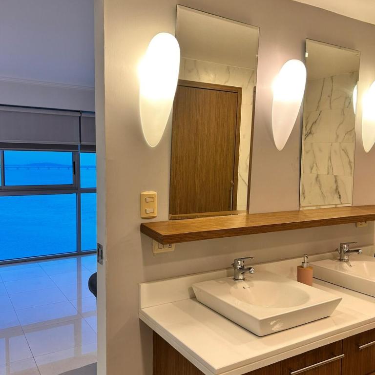 Supreme apartment in front of the river with parking - Three-Bedroom Apartment - 31