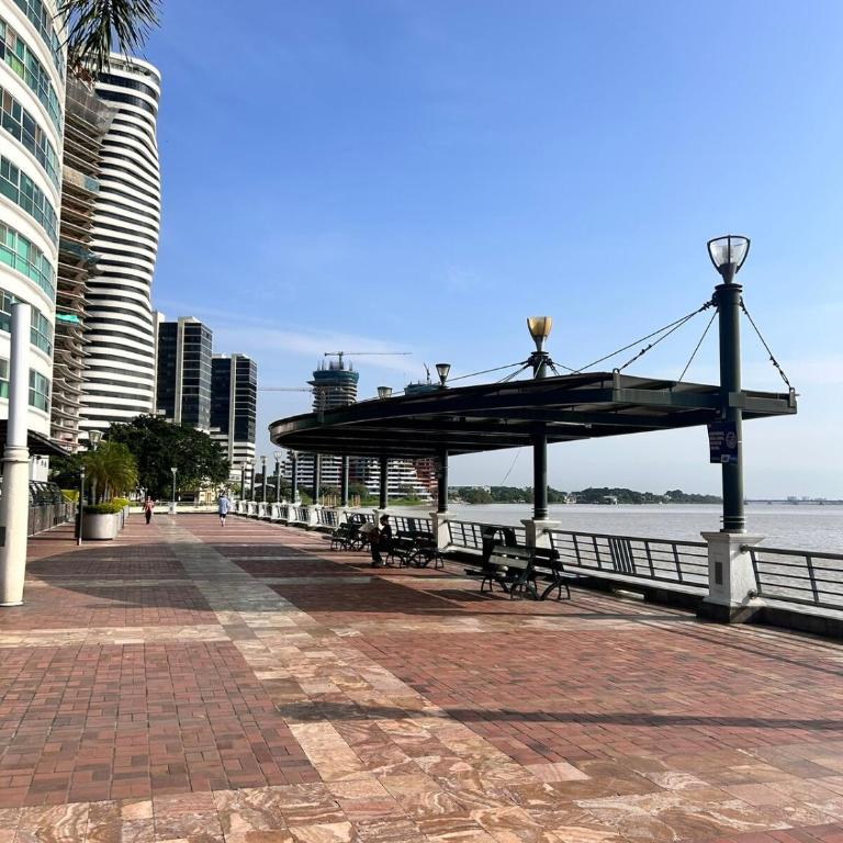 Supreme apartment in front of the river with parking - Three-Bedroom Apartment - 38