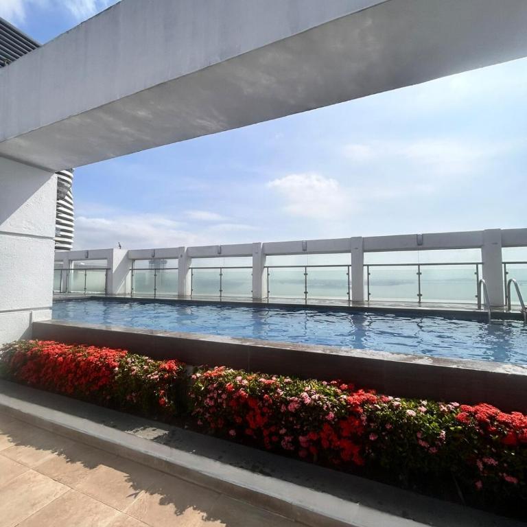 Supreme apartment in front of the river with parking - Three-Bedroom Apartment - 40