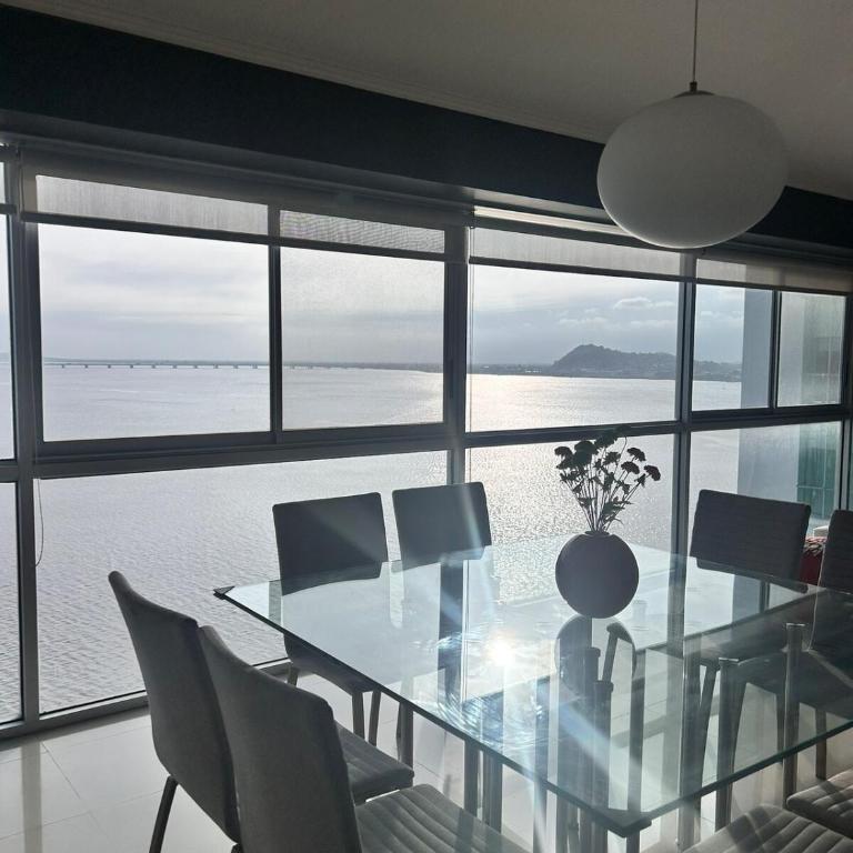 Supreme apartment in front of the river with parking - Three-Bedroom Apartment - 43