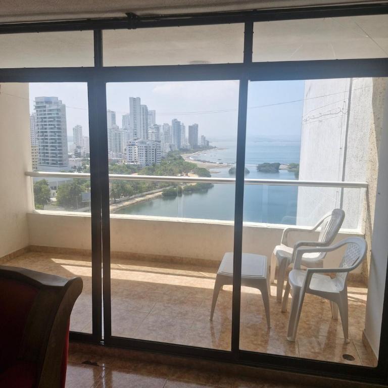Beautiful and spacious apartment with ocean views - Three-Bedroom Apartment - 1