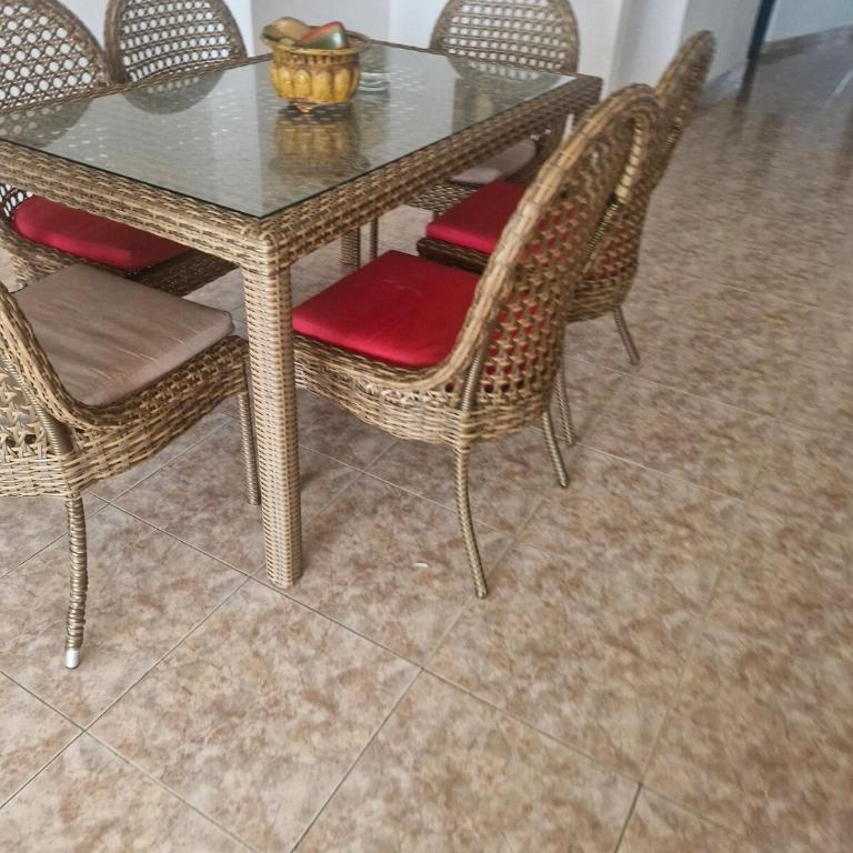Beautiful and spacious apartment with ocean views - Three-Bedroom Apartment - 11