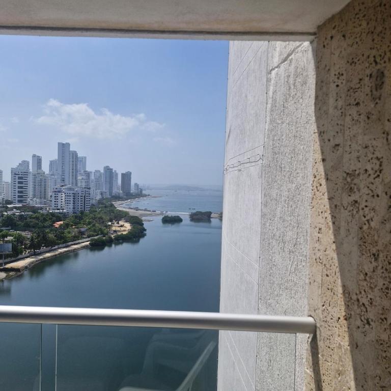 Beautiful and spacious apartment with ocean views - Three-Bedroom Apartment - 12