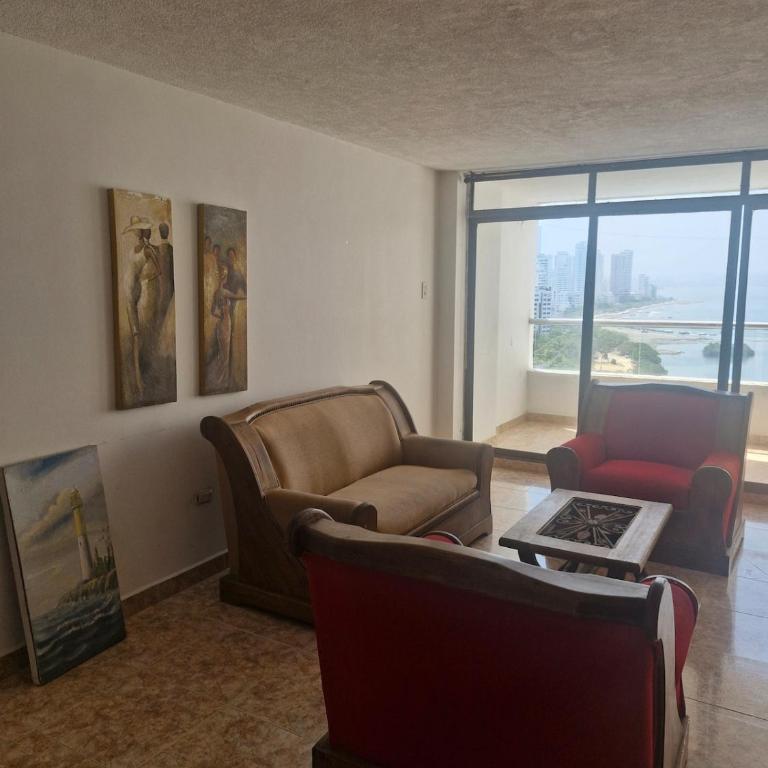 Beautiful and spacious apartment with ocean views - Three-Bedroom Apartment - 21