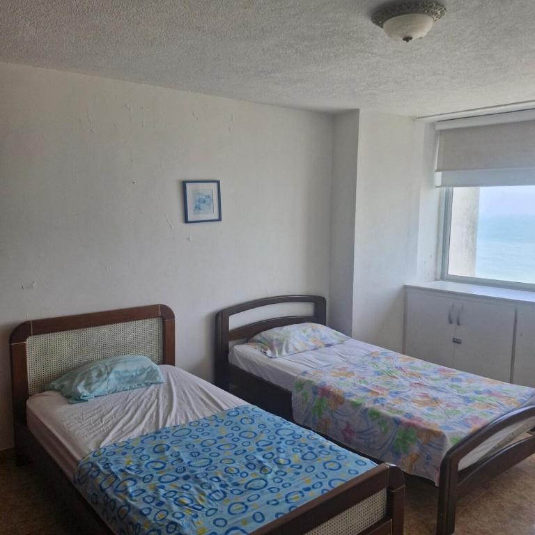 Beautiful and spacious apartment with ocean views - Three-Bedroom Apartment - 24