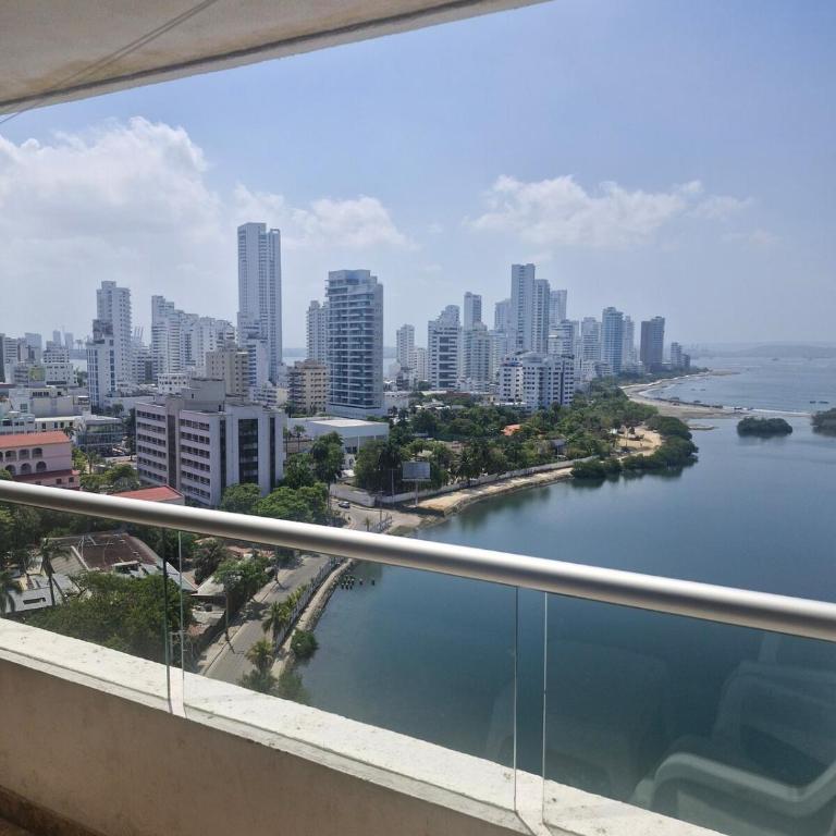 Beautiful and spacious apartment with ocean views - Three-Bedroom Apartment - 31