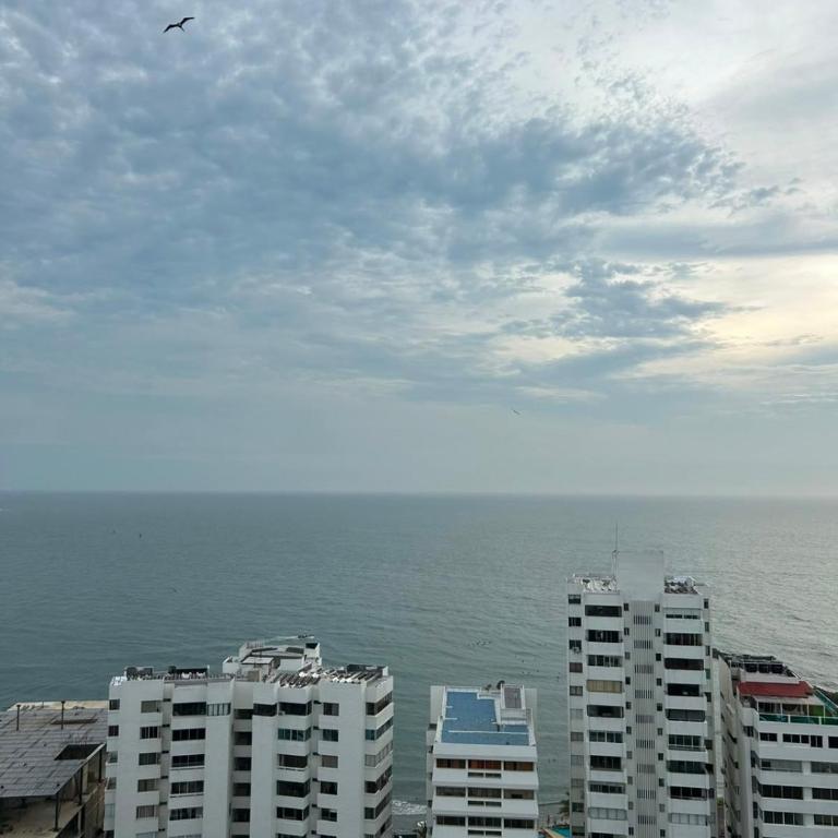 Comfortable apartment with spectacular ocean views - Three-Bedroom Apartment - 2