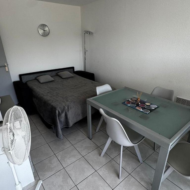 Appartement Rénové Climatisé à 300m Plage avec Parking - Apartamento de 1 dormitorio - 12