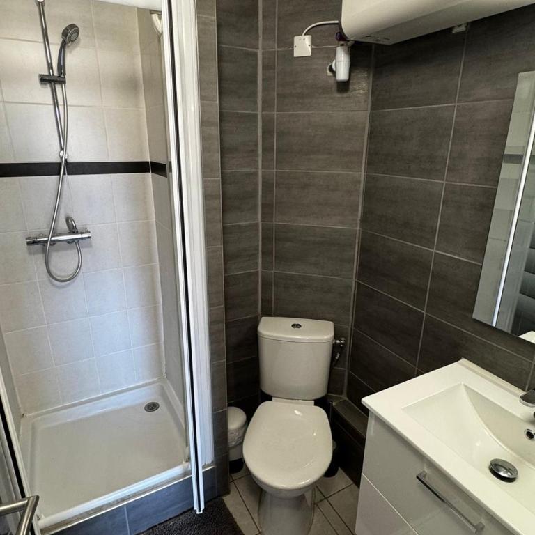 Appartement Rénové Climatisé à 300m Plage avec Parking - Apartamento de 1 dormitorio - 15