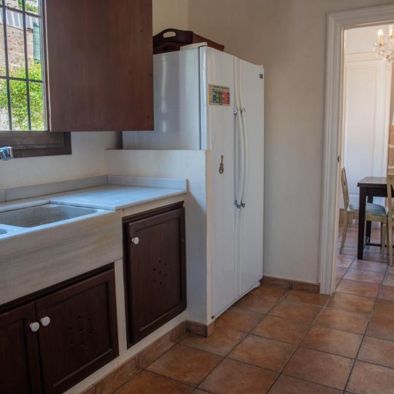Mezquida del puerto - Six-Bedroom House - 18