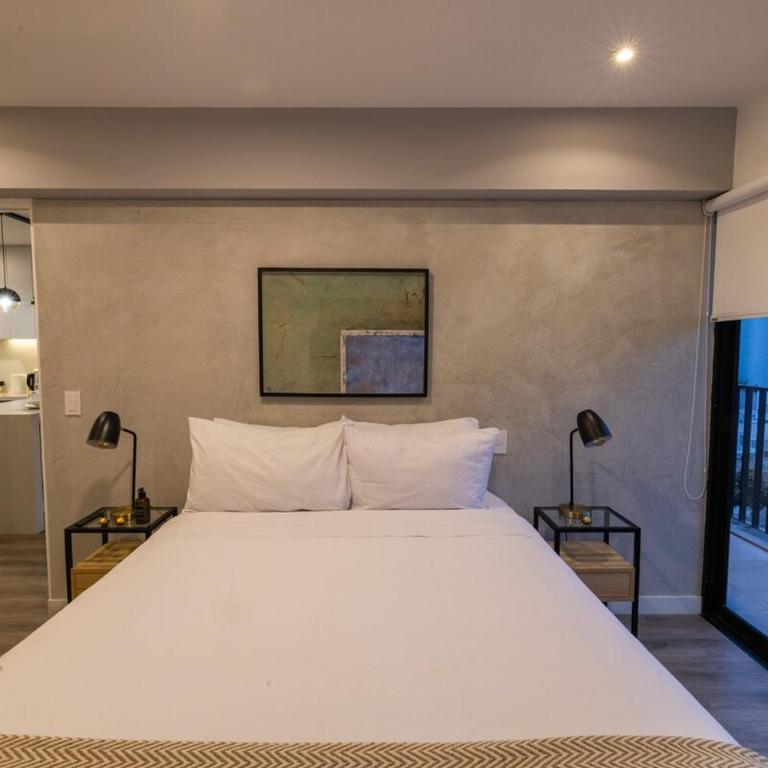 Bright & Modern 1BR w Balcony, WIFI, Free parking - One-Bedroom Apartment - 8
