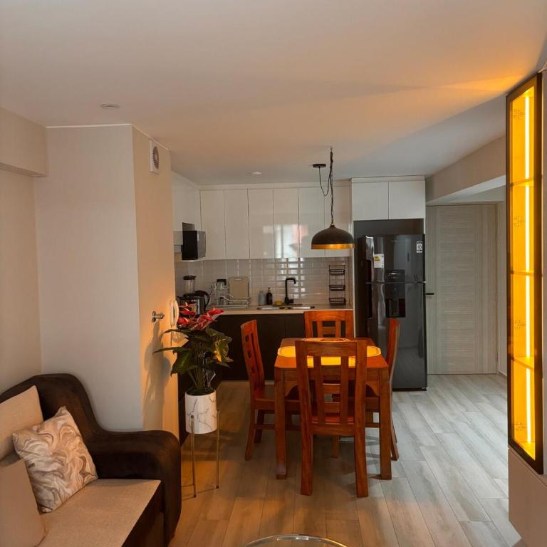 Luxury Miraflores apartment - Rooftop Pool & Gym - Two-Bedroom Apartment - 5