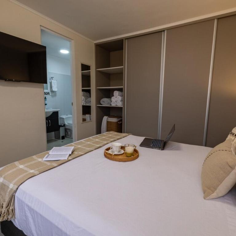 Avril Apto Spacious Miraflores Retreat Panoramic 4 bedroom - Four-Room Apartment - 55