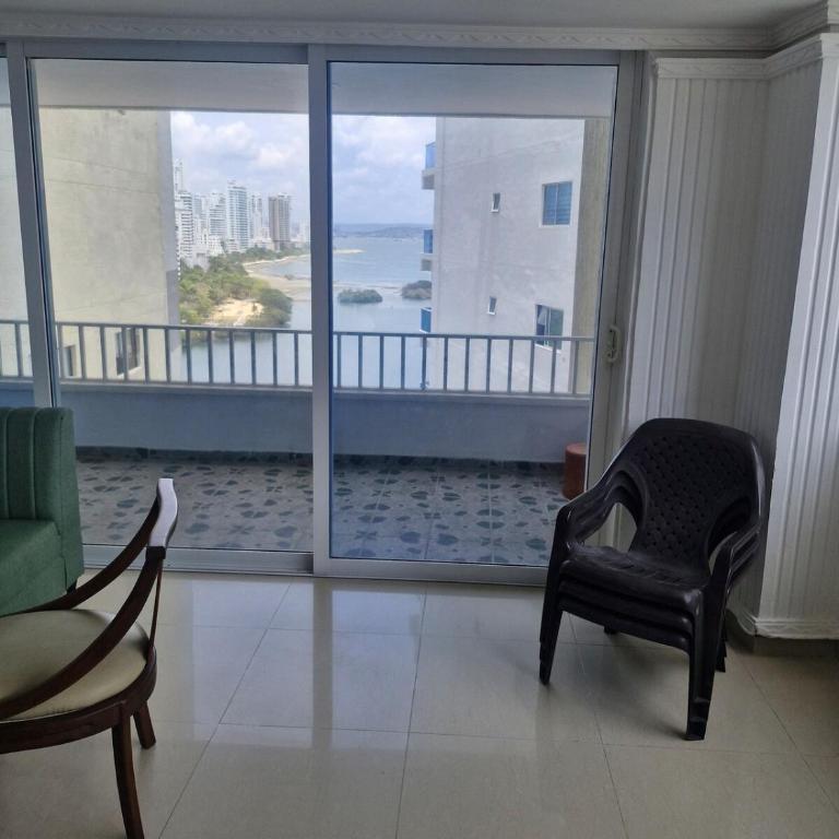 Beautiful apartment with a good oceanfront view - Three-Bedroom Apartment - 1