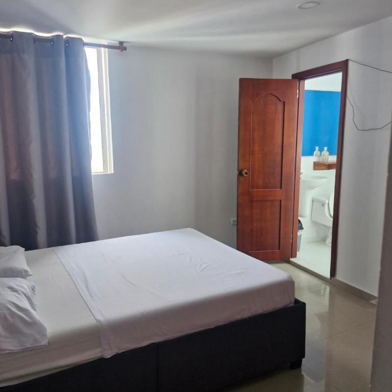 Beautiful apartment with a good oceanfront view - Three-Bedroom Apartment - 2