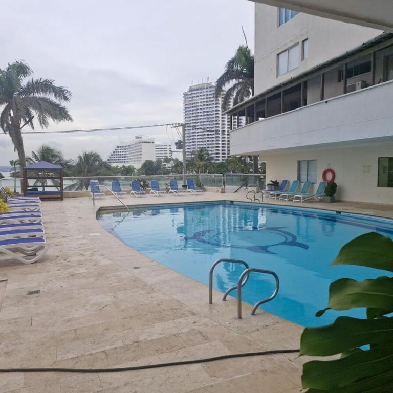 Beautiful apartment with a good oceanfront view - Three-Bedroom Apartment - 5