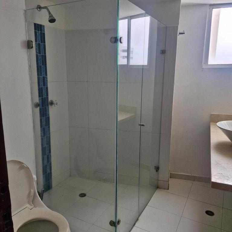 Beautiful apartment with a good oceanfront view - Three-Bedroom Apartment - 7