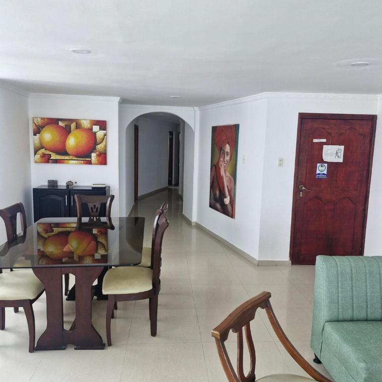 Beautiful apartment with a good oceanfront view - Three-Bedroom Apartment - 14