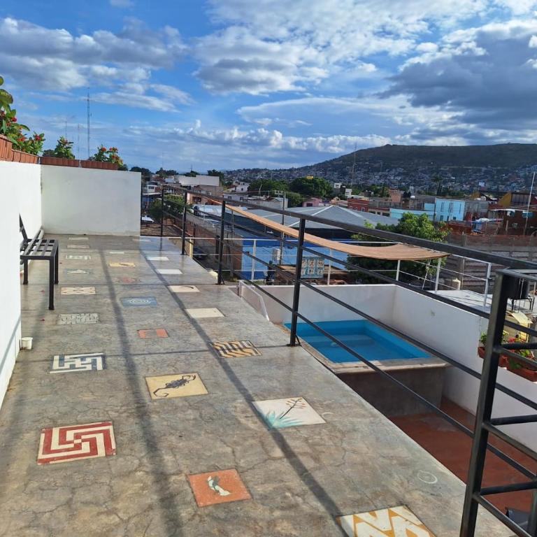comfortable, spacious, central with a pool and terrace - Apartamento de 3 dormitorios - 17