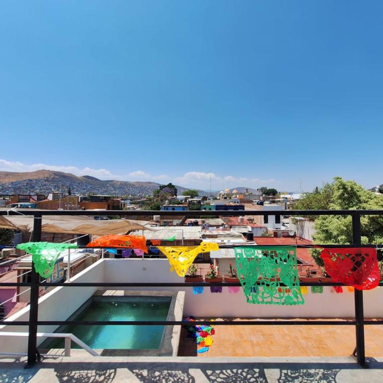 comfortable, spacious, central with a pool and terrace - Apartamento de 3 dormitorios - 10