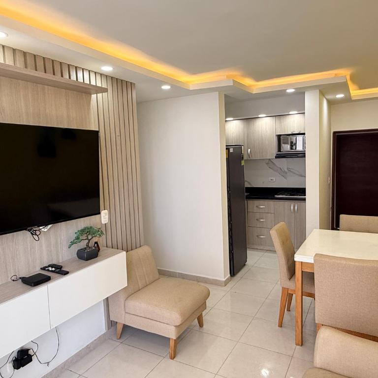 Apartamento completo de 3 Habitaciones cerca de la Playa - Three-Bedroom Apartment - 1