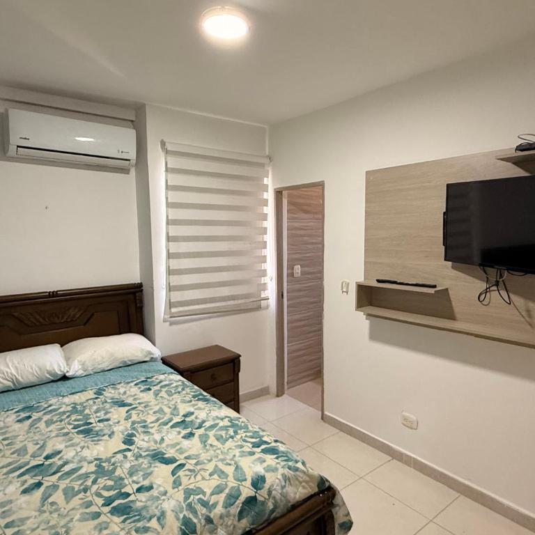 Apartamento completo de 3 Habitaciones cerca de la Playa - Three-Bedroom Apartment - 11