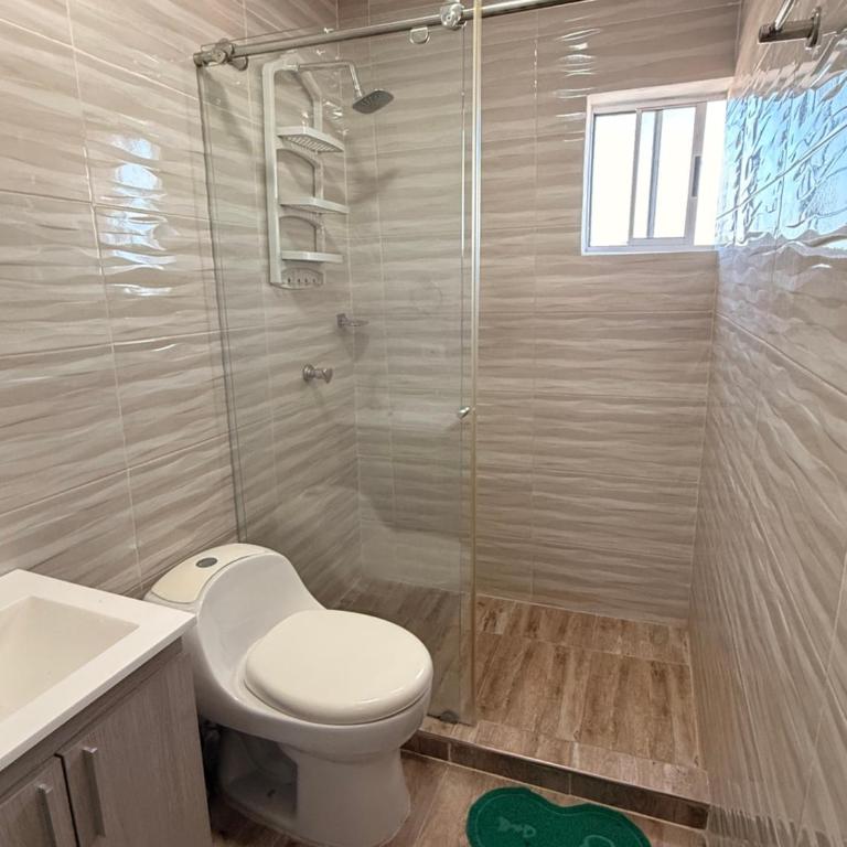 Apartamento completo de 3 Habitaciones cerca de la Playa - Three-Bedroom Apartment - 13