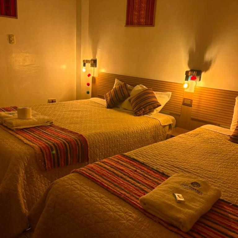 COSTUMBRES HOTEl BOUTIQUE - Double or Twin Room with Private Bathroom - 1