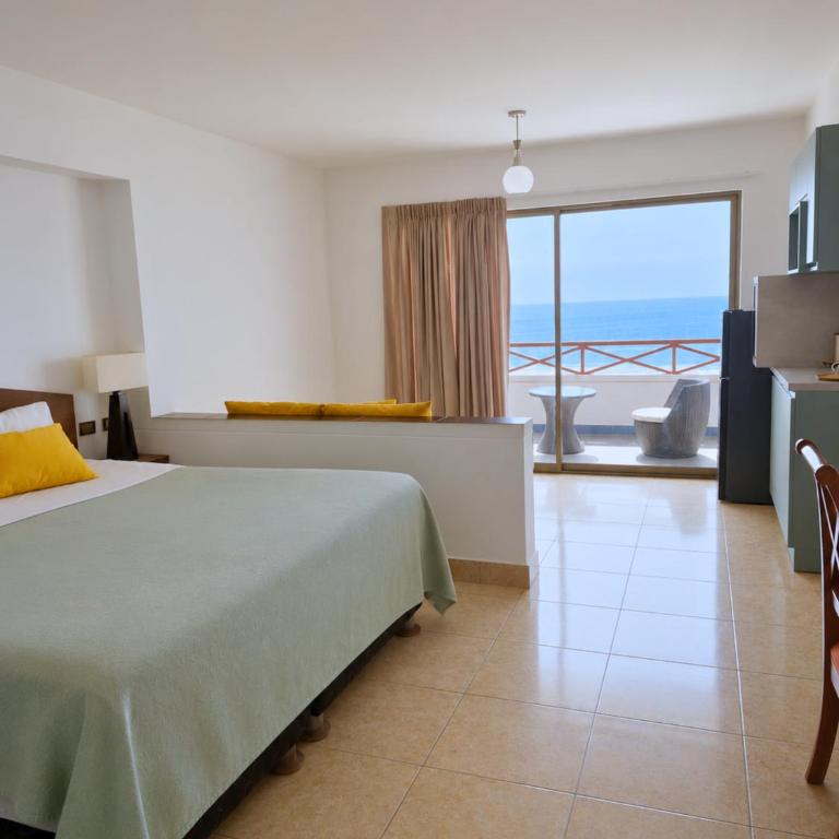 Monaco Chicama Beach - Queen Suite with Sea View - 5