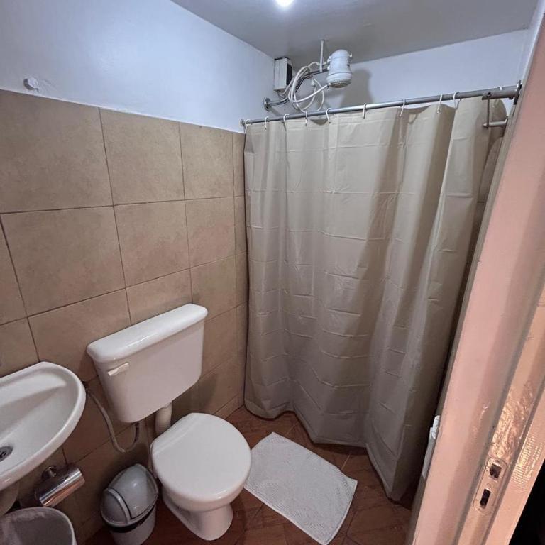 Centro IguazuApart - Habitación Familiar con baño privado - 3
