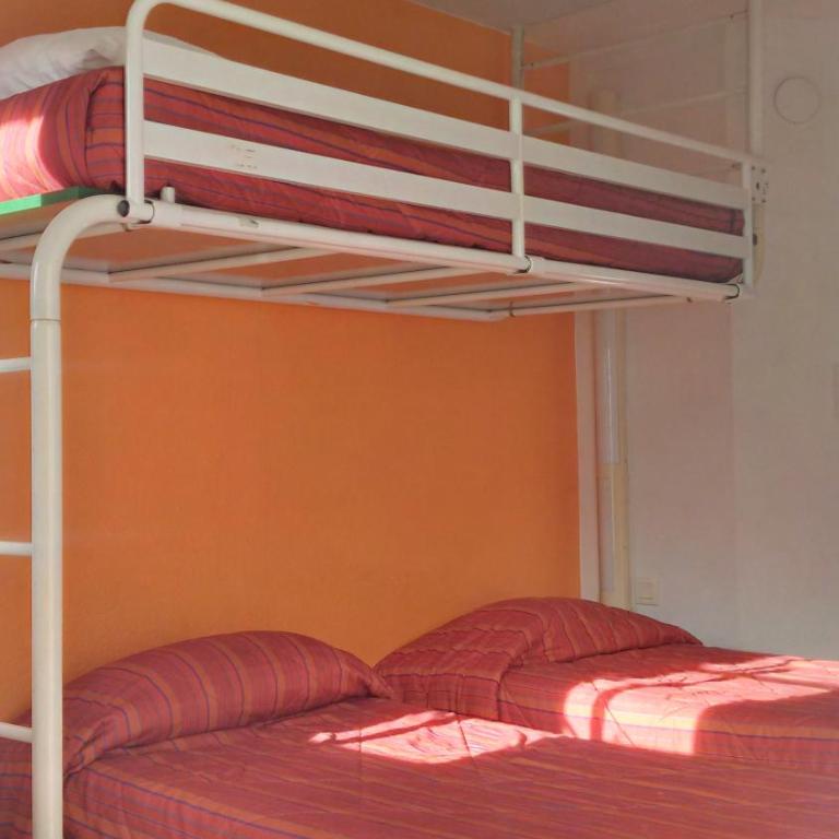 Premiere Classe Grenoble Nord Moirans - Chambre Triple (1 Lit Double et 1 Lit Simple) - 7