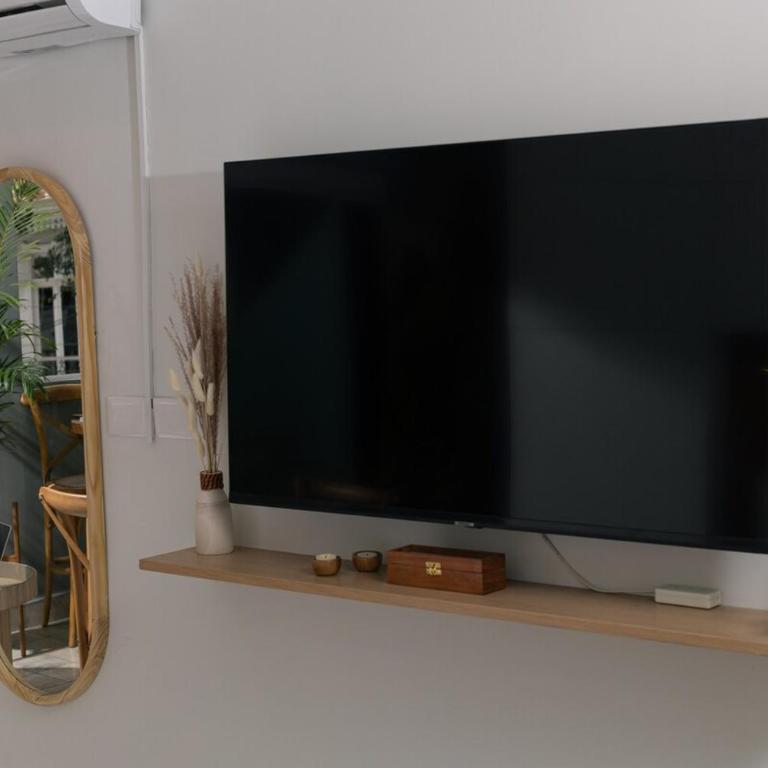 Loft in Barranco w Terr, AC, WiFi Nr Bridge of Sighs - One-Bedroom Apartment - 7